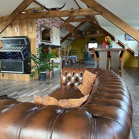 Groot Met Jacuzzi En Dakterras Apartamento