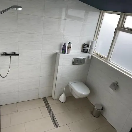 Groot Met Jacuzzi En Dakterras Apartamento *